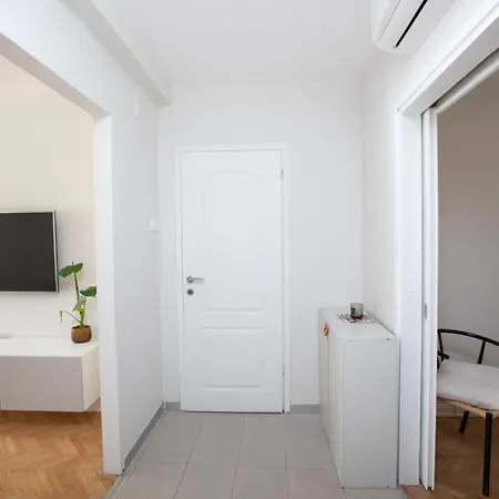 Apartment Lumiere Garden *